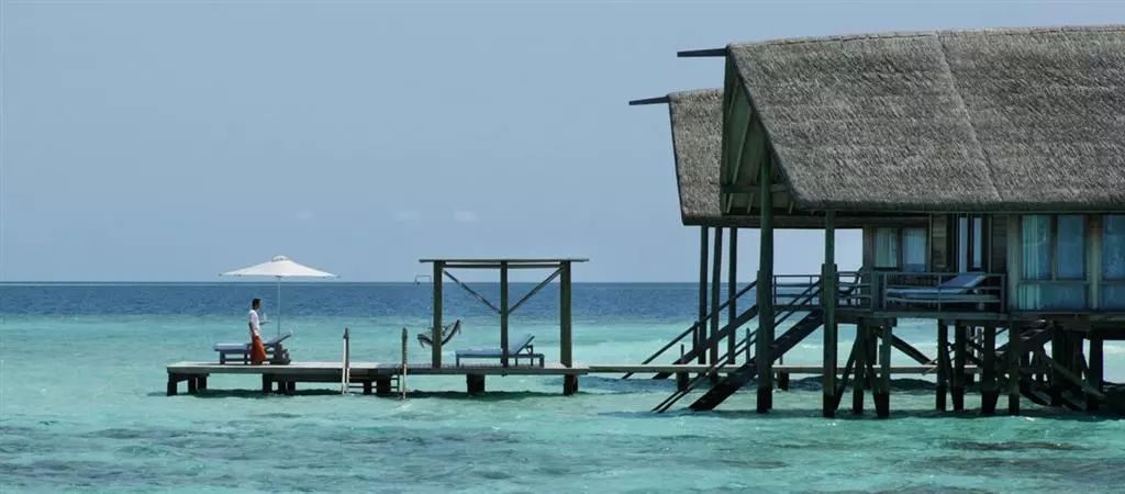 马尔代夫旅游选岛攻略：超豪华5星可可亚岛cocoa island6天4晚自由行 全水上屋岛屿 每日免费瓶装水和新鲜水果