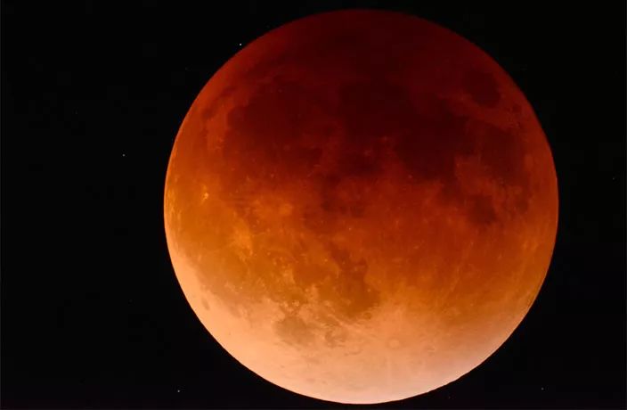 Total Lunar Eclipse Set to Arrive Tonight, Here's When to See It