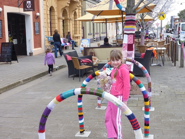 ”Yarn bombing“ 针织涂鸦