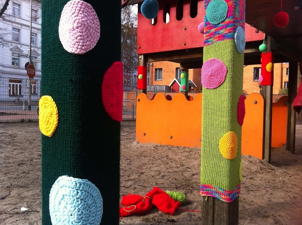 ”Yarn bombing“ 针织涂鸦