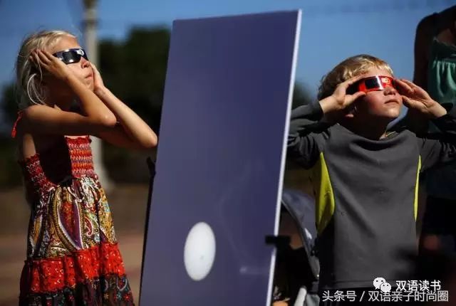 双语伴读 | A total solar eclipse 百年难遇的美国日全食，你观测了吗？