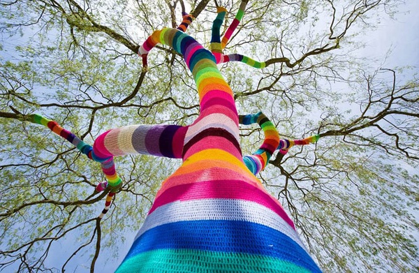 ”Yarn bombing“ 针织涂鸦