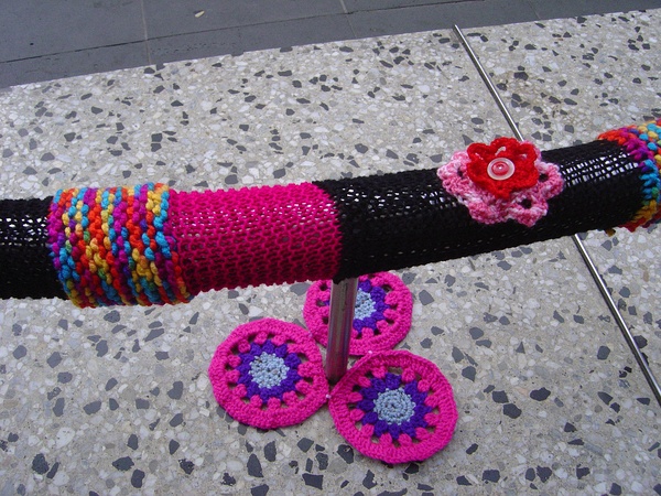 ”Yarn bombing“ 针织涂鸦