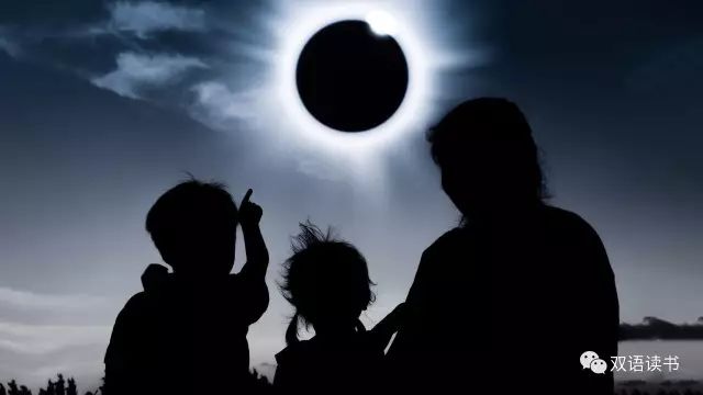 双语伴读 | A total solar eclipse 百年难遇的美国日全食，你观测了吗？