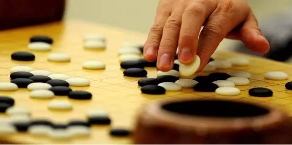 把李世乭逼到认输的是怎样一个AI？8个问题带你认识AlphaGo