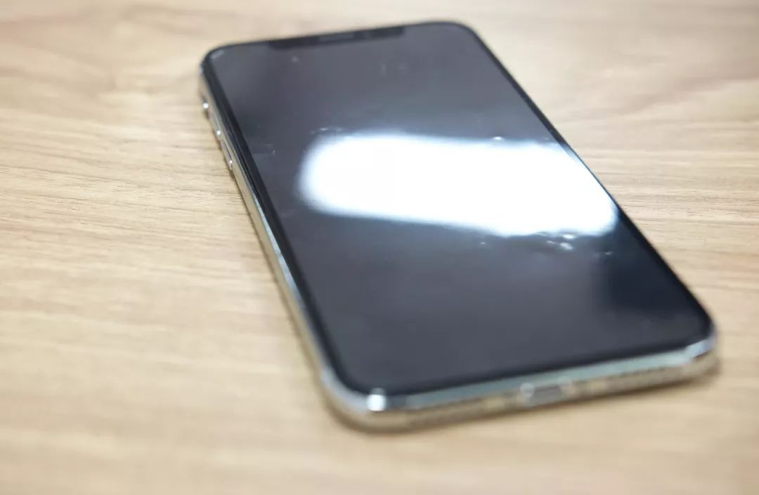 买了一部 70 块的 iPhone X，被华强北的技术震撼到了..