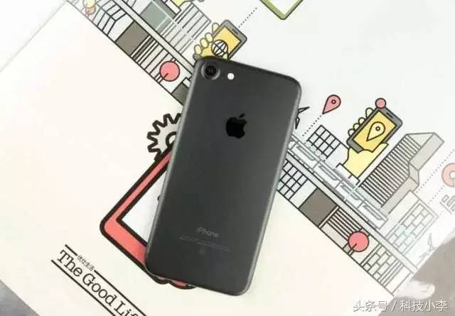 iPhone7再度狂跌, 比华为Mate10还便宜, 怎么选?