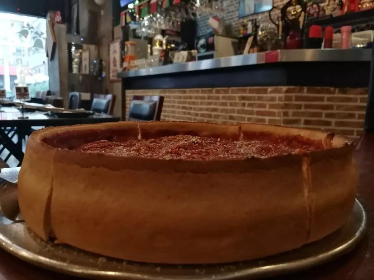 The Deep Dish: Stuffing Your Face Chicago Style at Yummy Box