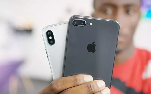 iPhone X宾利定制版亮相，网友：肾已经不够用了！