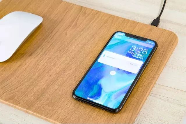 没有这款无线充电鼠标垫,iPhone X简直白买了!