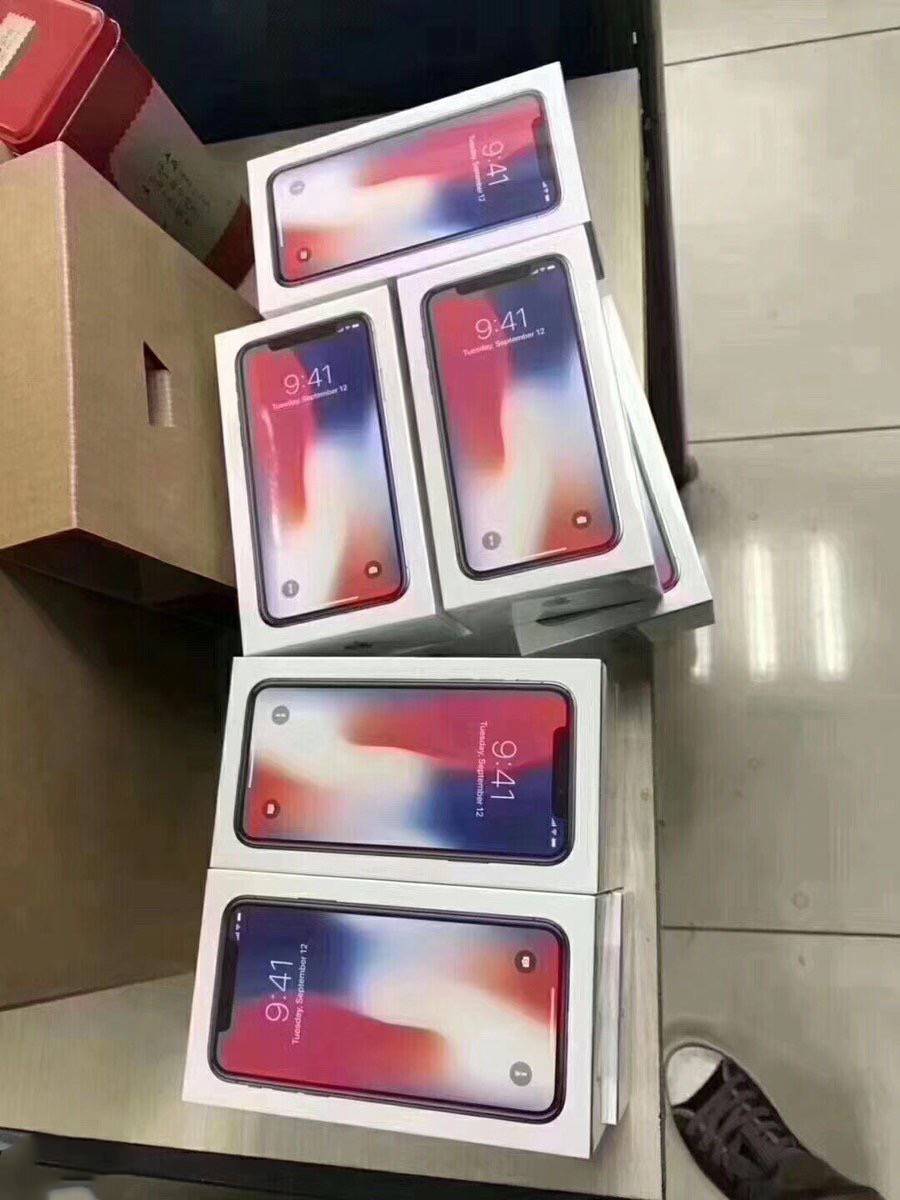 iPhoneX全球第一开箱视频，iPad牛排月底停止所有服务