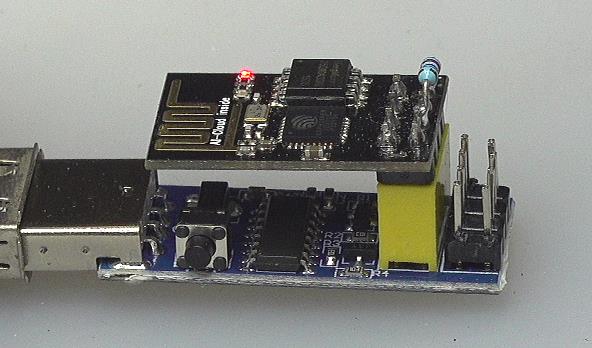 ▲ ESP8266-1S 1M 模块上电