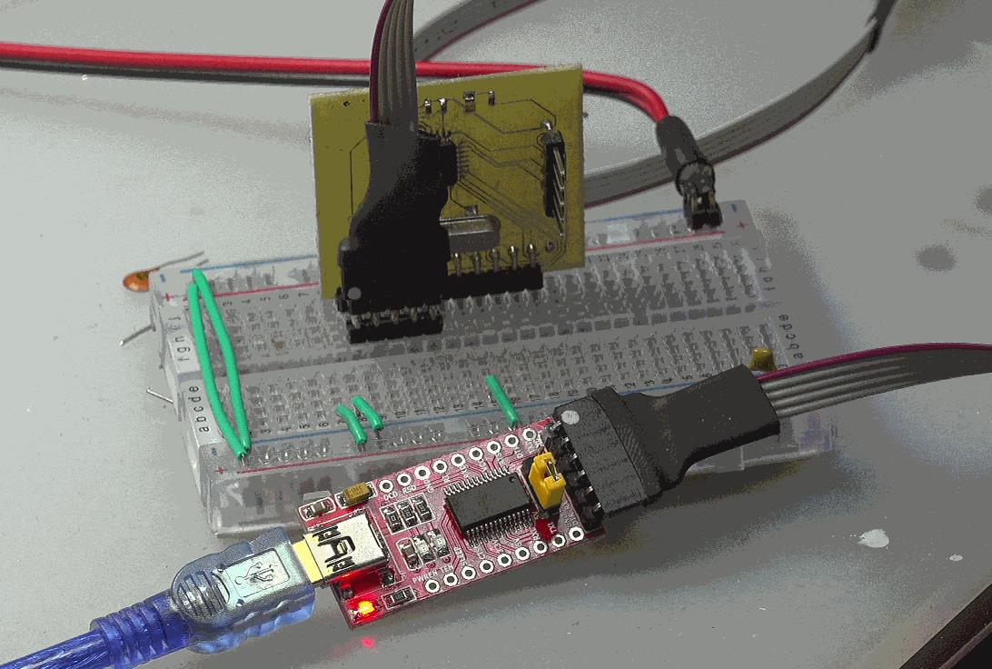 ▲ 图2-3 对于ATmega8进行下载之后程序运行情况