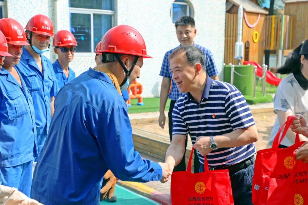 压力测试、疫情防控、高温天气，多重考验下，四院人迎难而上